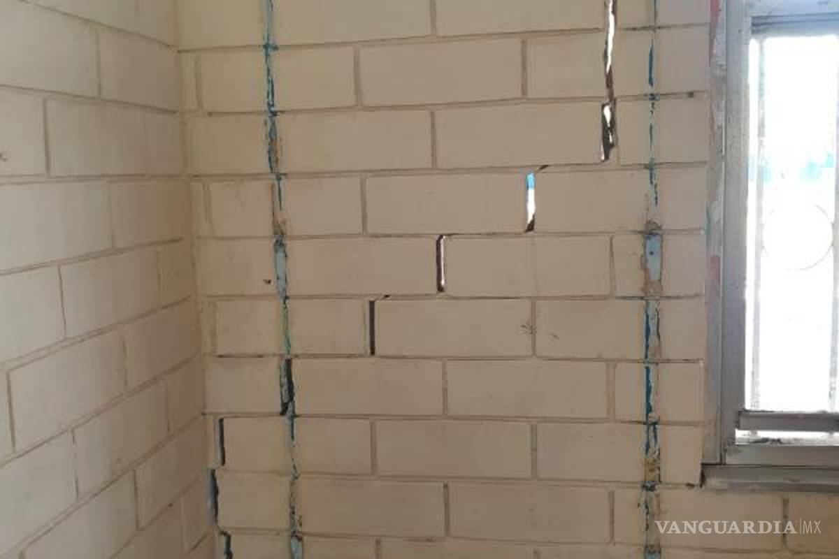 $!Los daños en la infraestructura son evidentes y ponen en peligro a los alumnos.