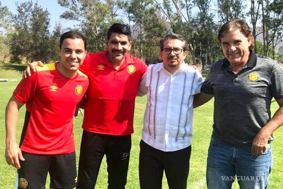 ¿Se acuerdan de Omar Bravo? Pues sale del retiro para reforzar a Leones Negros