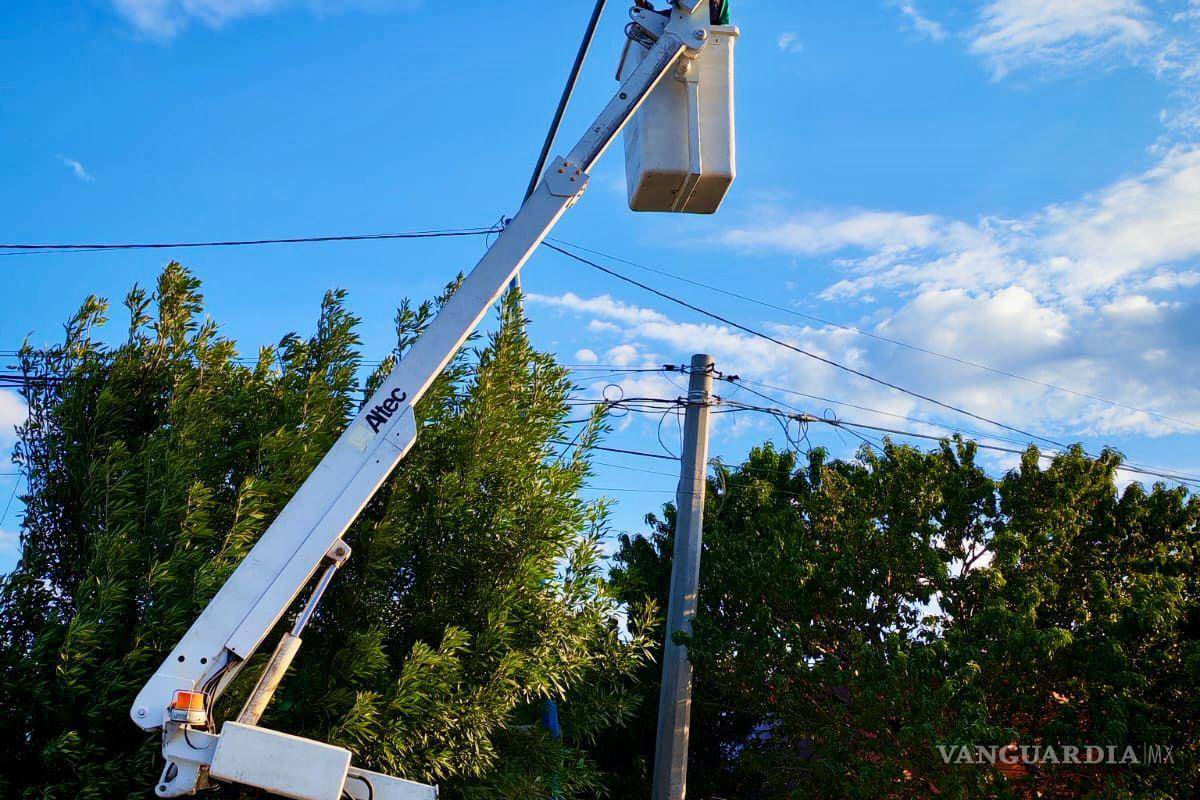 Refuerzan mantenimiento del alumbrado público en todos los sectores de Ramos Arizpe