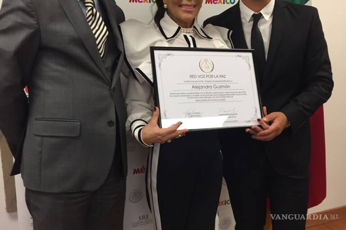 Nombran a Alejandra Guzmán embajadora por la paz en el mundo
