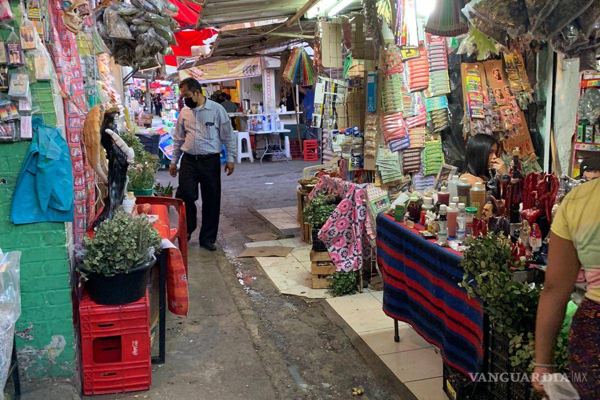 Pega inflación a rituales para Año Nuevo en Centro Histórico de Saltillo; encarecen amuletos hasta 30 por ciento