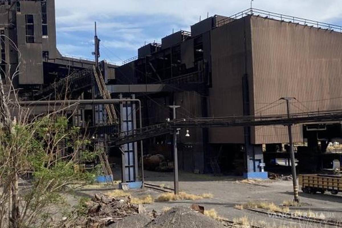 AHMSA en penumbras; administrativos hacen Home Office ante el corte de luz