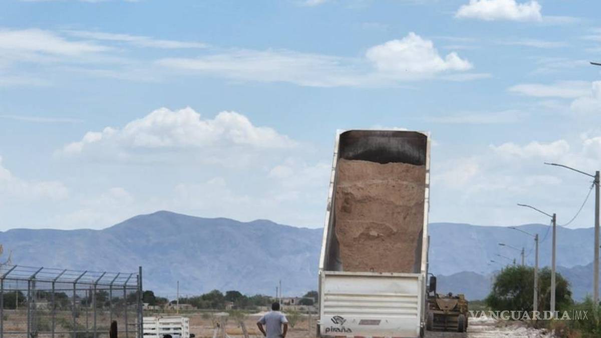 Desarrollan acciones de drenaje y pavimentación en ejidos de Torreón