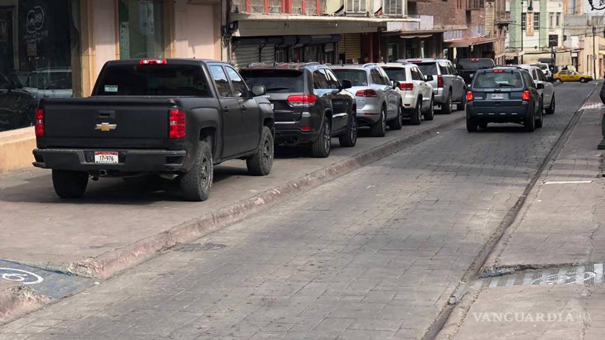 A un lado de palacio; ¿Y a ellos quién los infracciona?