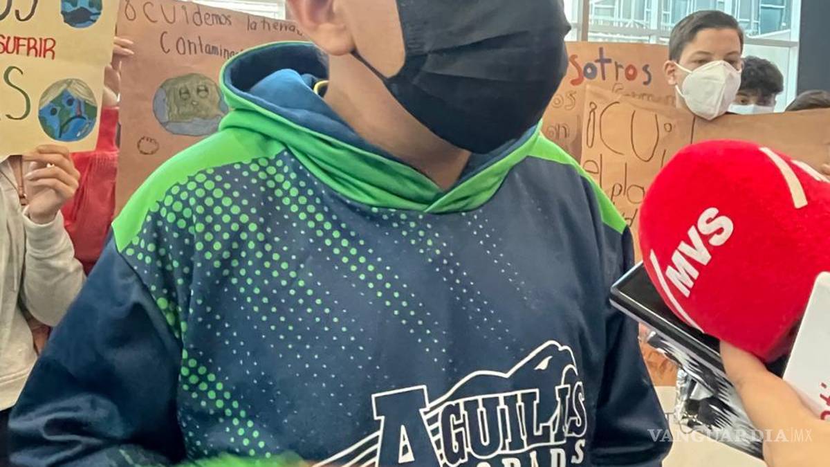 Suspenden recreo a alumnos en Nuevo León por contaminación ambiental