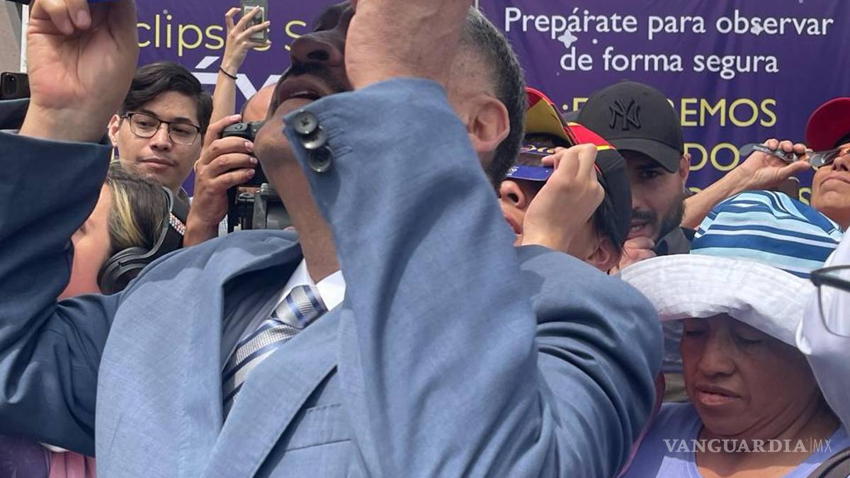 Así se vivió el Eclipse Solar en la Explanada de Rectoría de la Universidad Autónoma de Nuevo León (UANL)