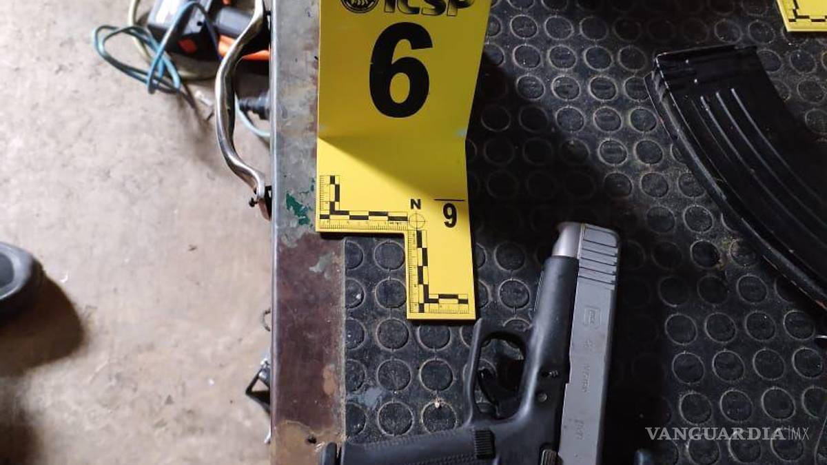 Agentes catean dos viviendas en Monterrey por narcomenudeo