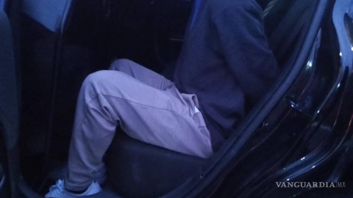 Hombre quería irse sin pagar ropa de una tienda Zara, en Monterrey