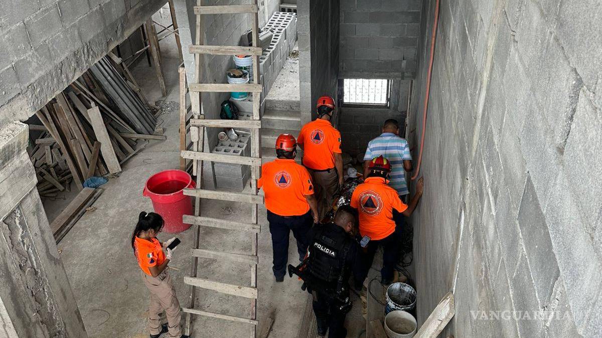 Sufre hombre quemaduras en el 60% de su cuerpo por descarga eléctrica, en NL