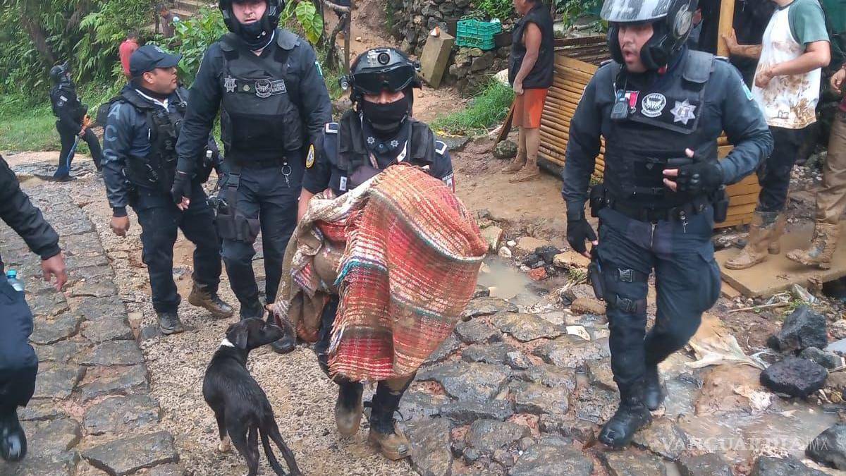 ¡Tragedia! Familia muere sepultada tras paso de ‘Grace’ por Veracruz