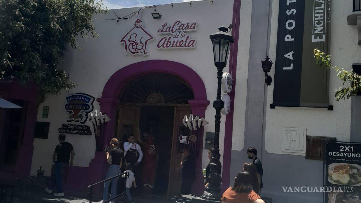 Viga de techo cae sobre comensales en restaurante en Santiago, Nuevo León