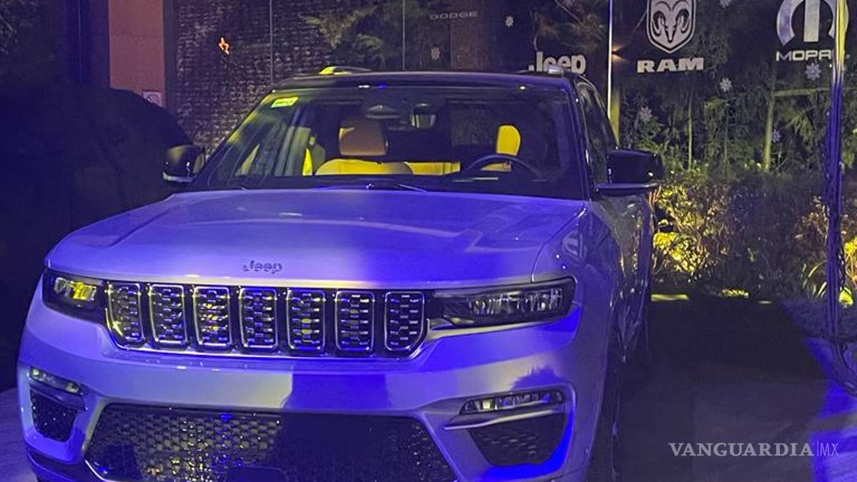 Stellantis presenta 19 modelos de vehículos; lanza su primer auto completamente eléctrico