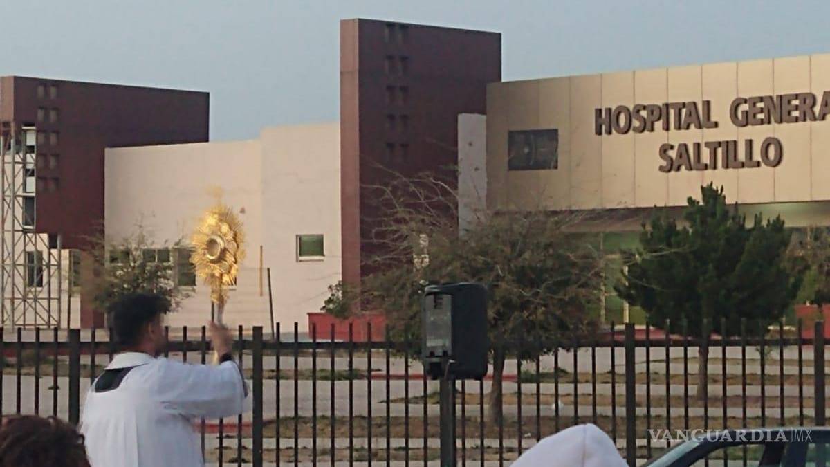 Ofician misa contra aborto frente al Hospital General de Saltillo