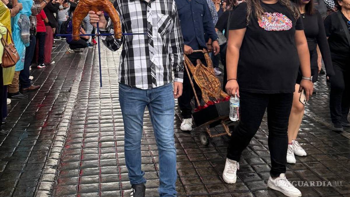 100 mil personas disfrutan el Desfile de Calaveras en Monterrey, Nuevo León