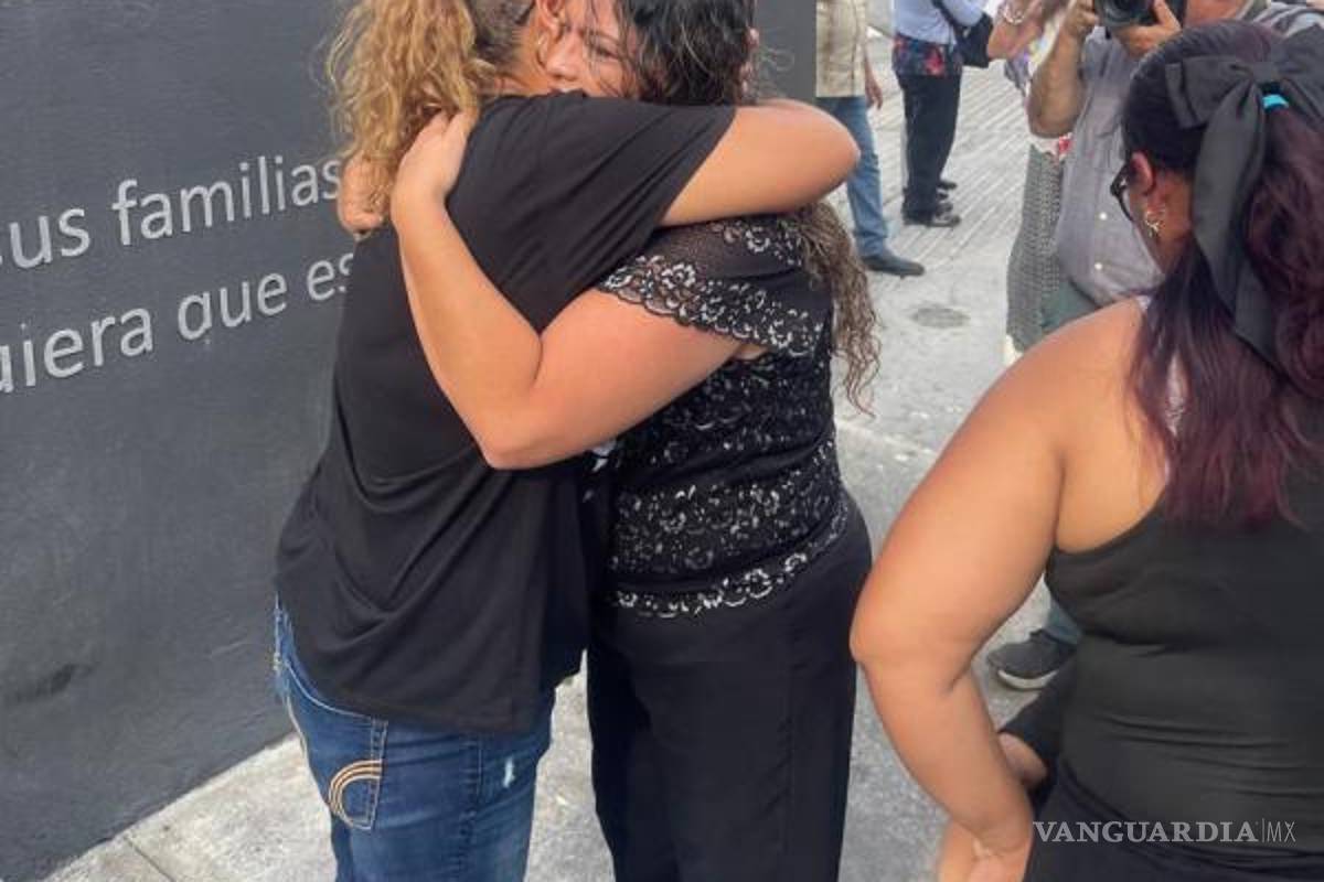 $!La vocera de los deudos, Samara Pérez Muñiz, afirmó que el escrito con la petición la entregarán en el Consulado de Estados Unidos en Monterrey.