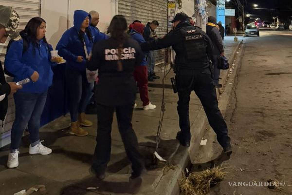 $!Personal policial brindó apoyo a trabajadores en la colonia Bellavista.