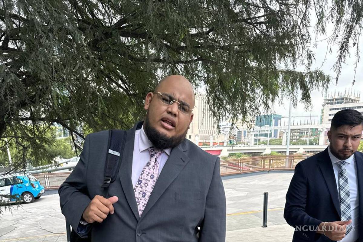 Acude “El Jaguar” a presentar denuncia contra el papá de Debanhi Escobar en la Fiscalía de NL