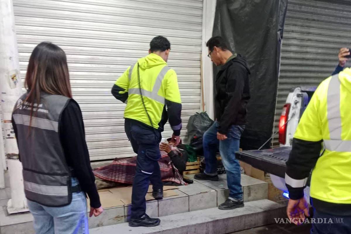 $!Personal municipal realiza recorridos nocturnos para detectar y auxiliar a personas vulnerables.