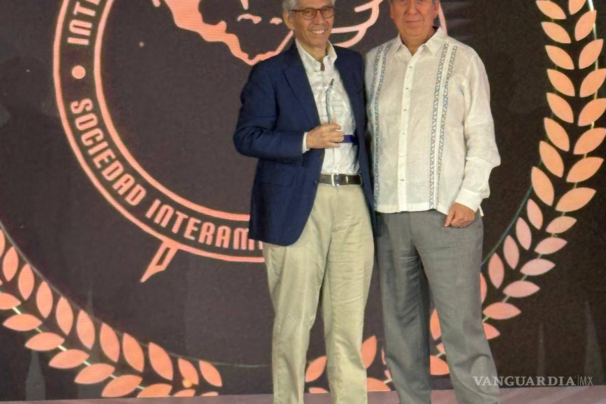 $!La SIP reconoció la trayectoria de Coronell, así como su lucha por la libertad de prensa en el continente.