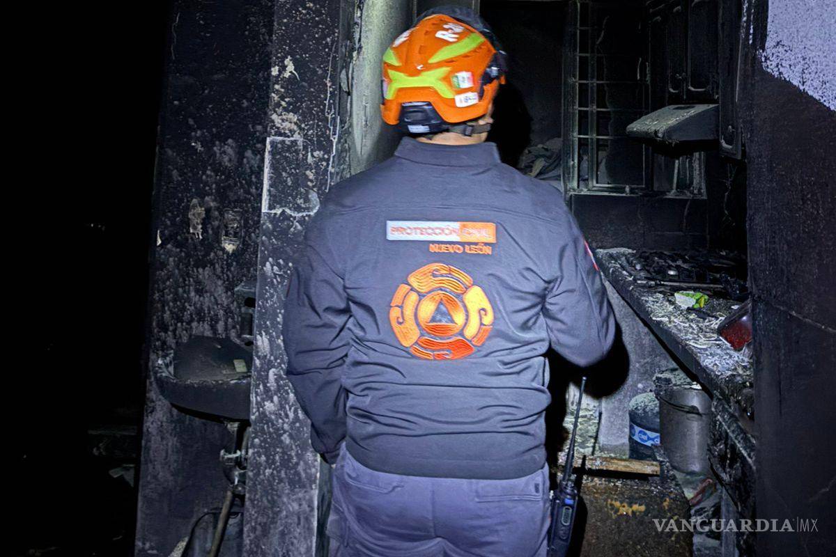 Riña de pareja ocasiona incendio en vivienda, en Nuevo León