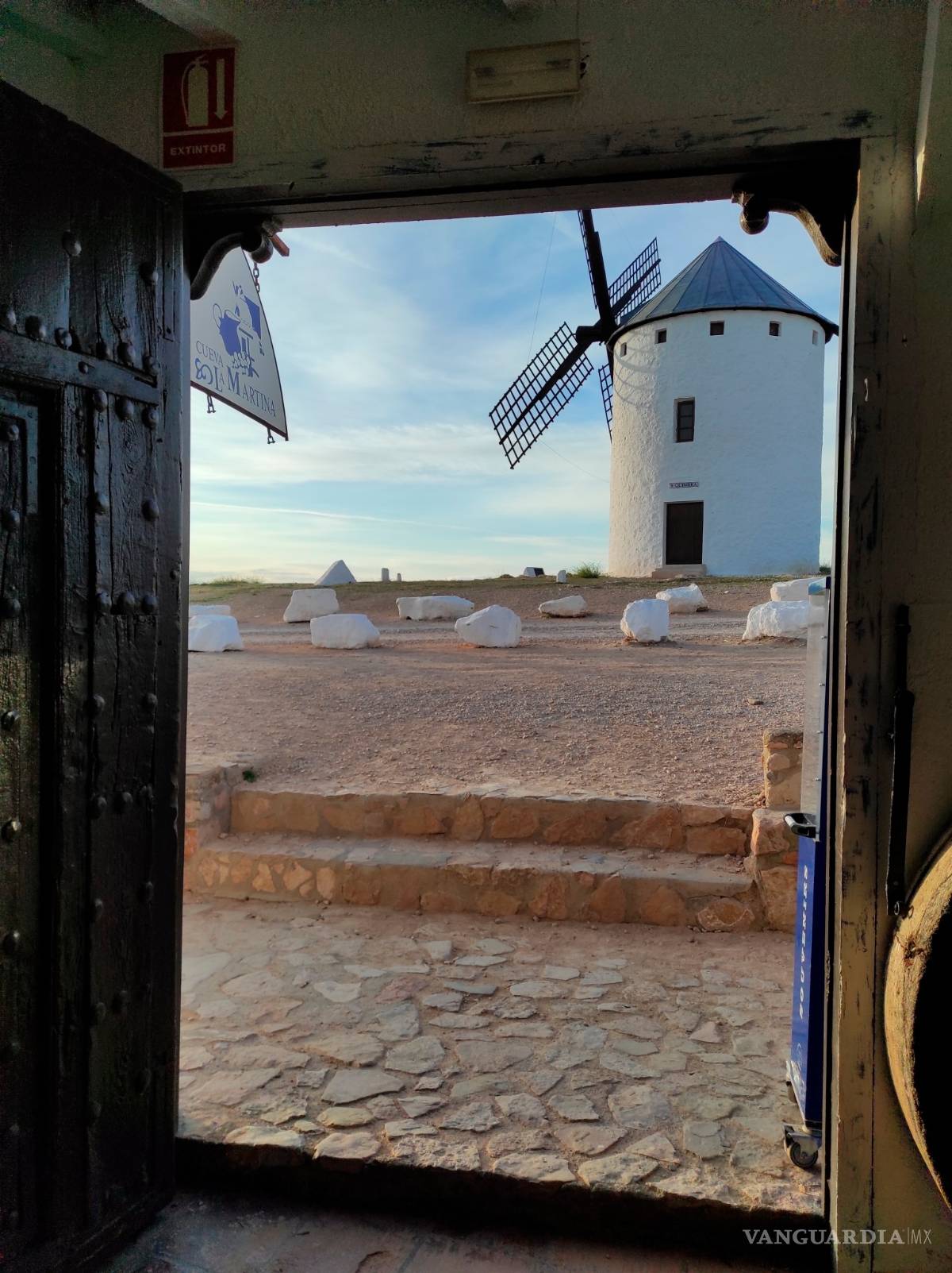 $!¡Que son molinos, no gigantes! El recorrido del Quijote por España