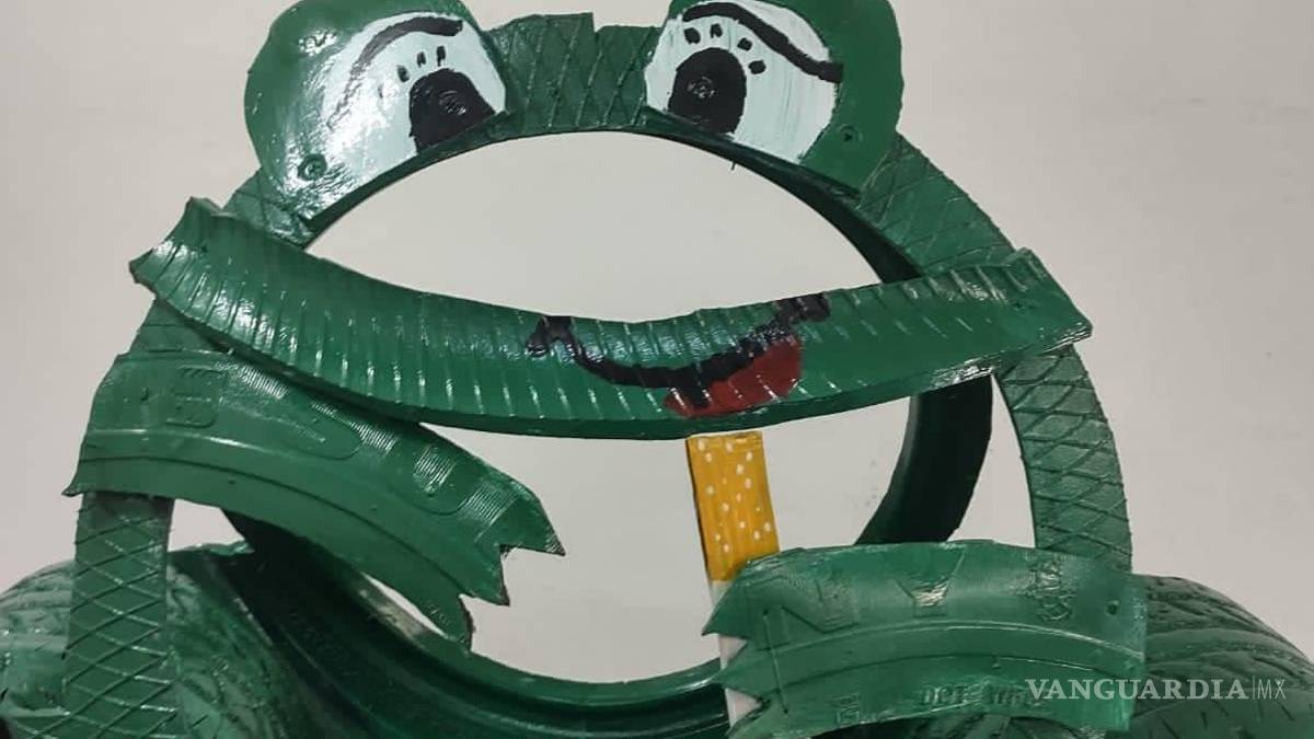 Saltillense elabora con llantas maceteros y hasta salas completas