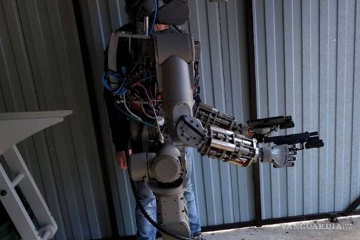 $!Rusia también tiene un "Terminator", un androide capaz de usar armas