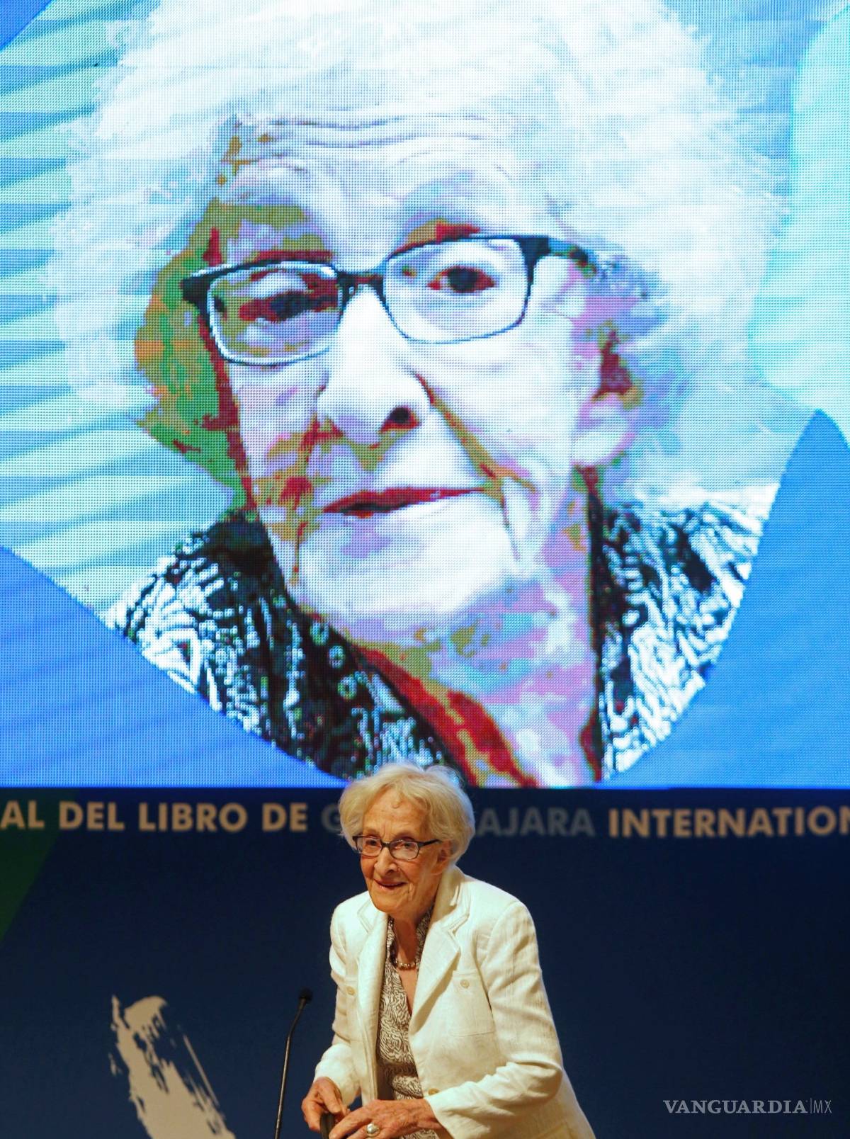 $!Invita Ida Vitale a los jóvenes a leer cosas distintas en la FIL de Guadalajara