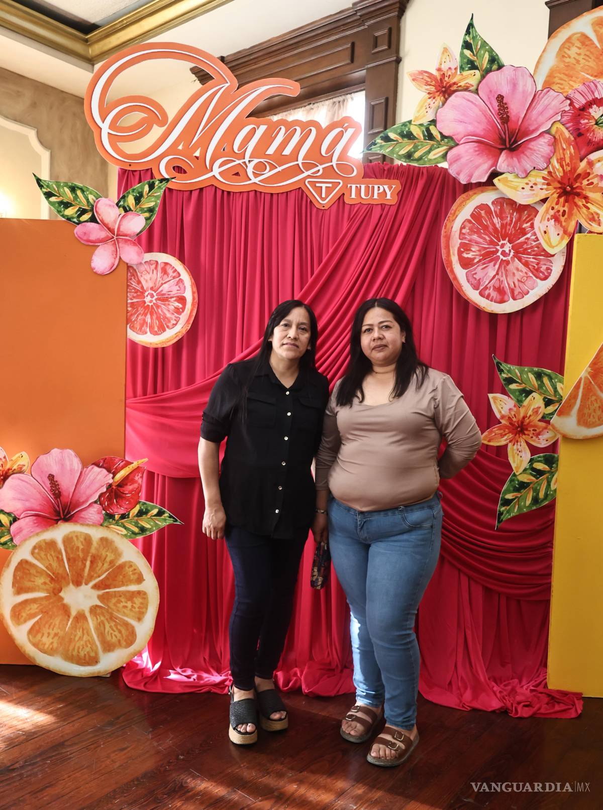 $!Las madres asistentes tuvieron la oportunidad de compartir una tarde dedicada especialmente para ellas.