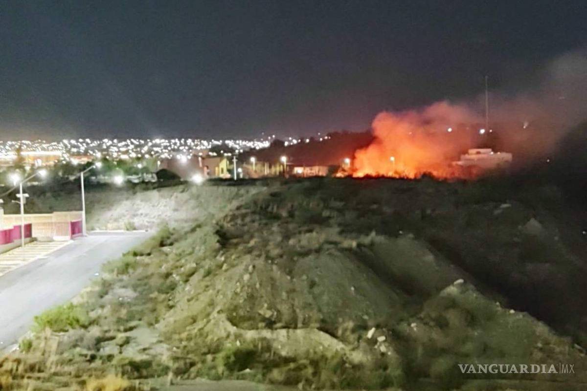 Hombre intenta quemar a migrantes en el exterior de la Casa del Migrante de Saltillo; les arroja botellas con gasolina