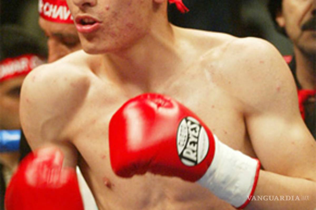 Omar Chávez gana por decisión a López