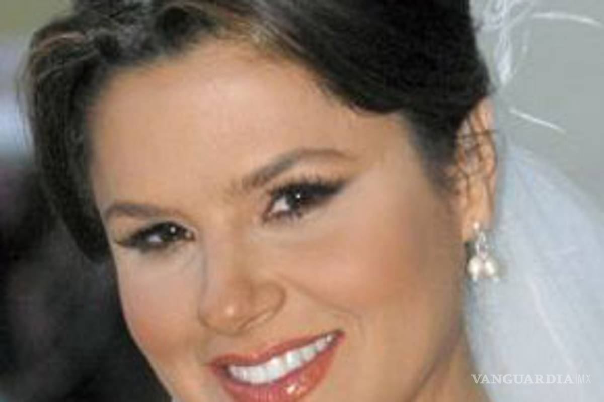 Celebrará Mónika Sánchez su 34 aniversario con boda religiosa