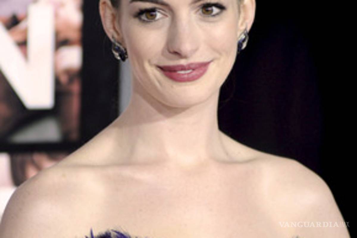 Critica Anne Hathaway su aspecto físico