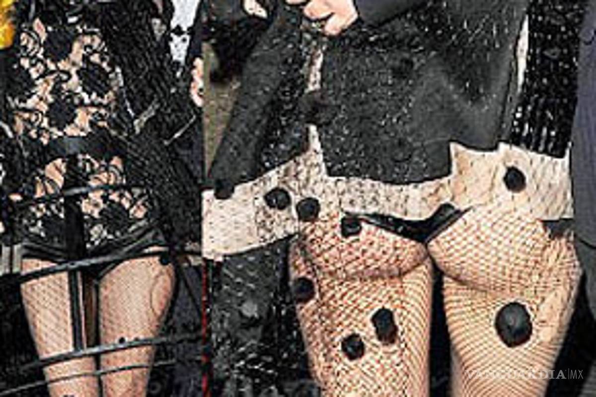 Lady Gaga enseña el trasero...sin querer