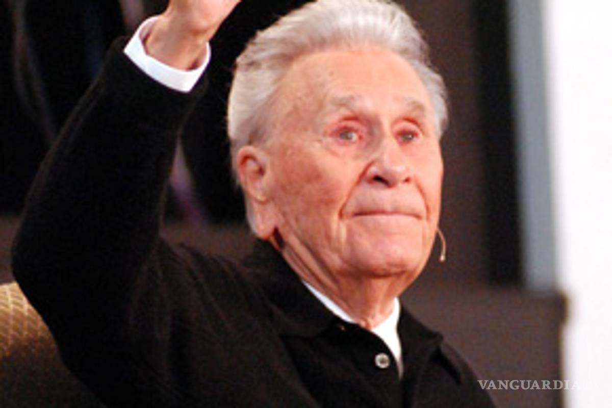 Muere Oral Roberts, evangelista que creó imperio a través de la televisión