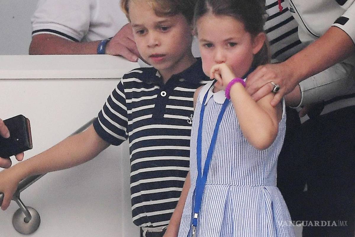 $!La princesa con sus hijos George y Charlotte en agosto de 2019.