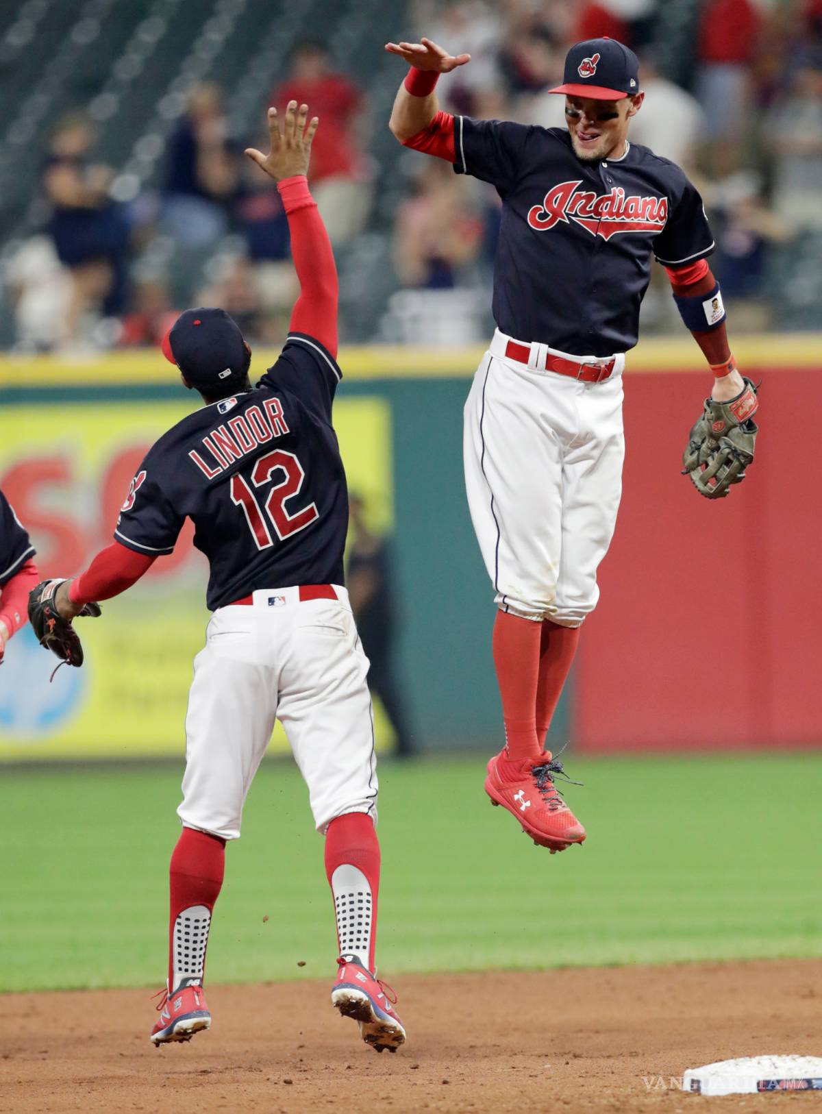 $!Indios apalea a Reales y se pone muy cerca de ganar el banderín de su división en la Liga Americana