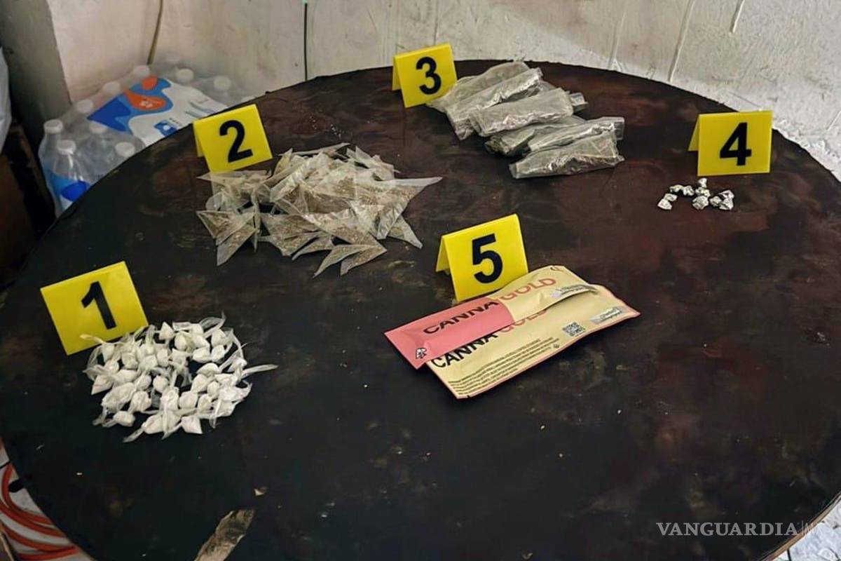 Decomisan drogas en cateo a bares en el centro de Monterrey