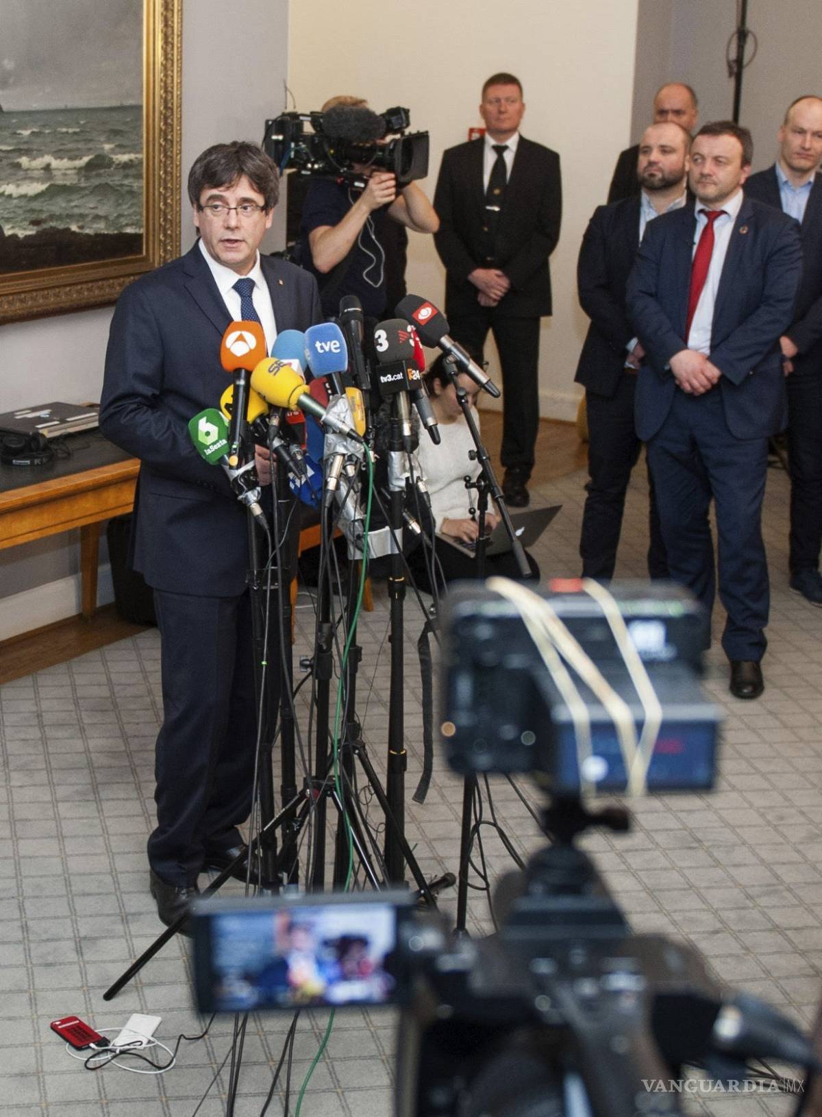 $!Puigdemont busca reelegirse como líder de Cataluña