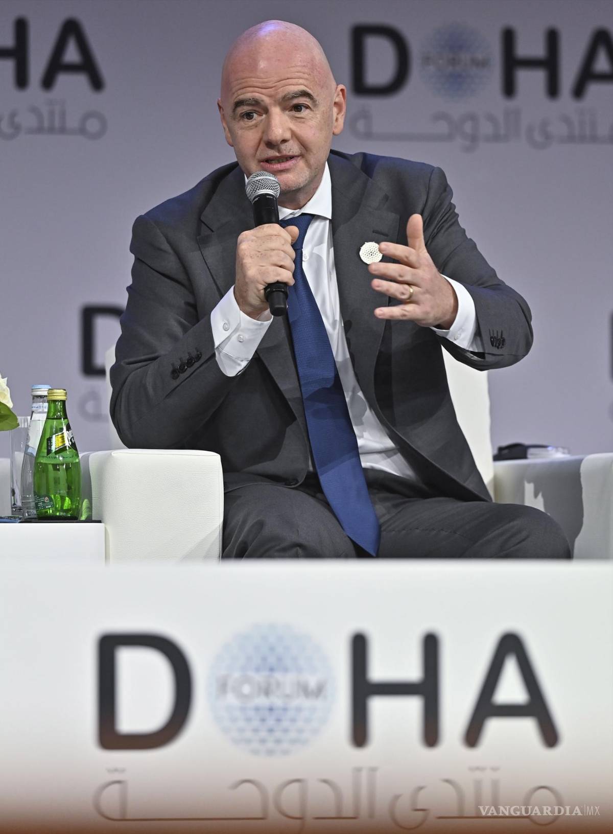$!Gianni Infantino habla durante la sesión de clausura del último día del Foro de Doha en el Sheraton Grand Doha Resort &amp; Convention Hotel en Doha, Qatar.