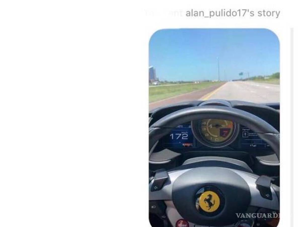 $!Alan Pulido se graba manejando su Ferrari a más de 190 kilómetros por hora... ya lo denunciaron a la policía
