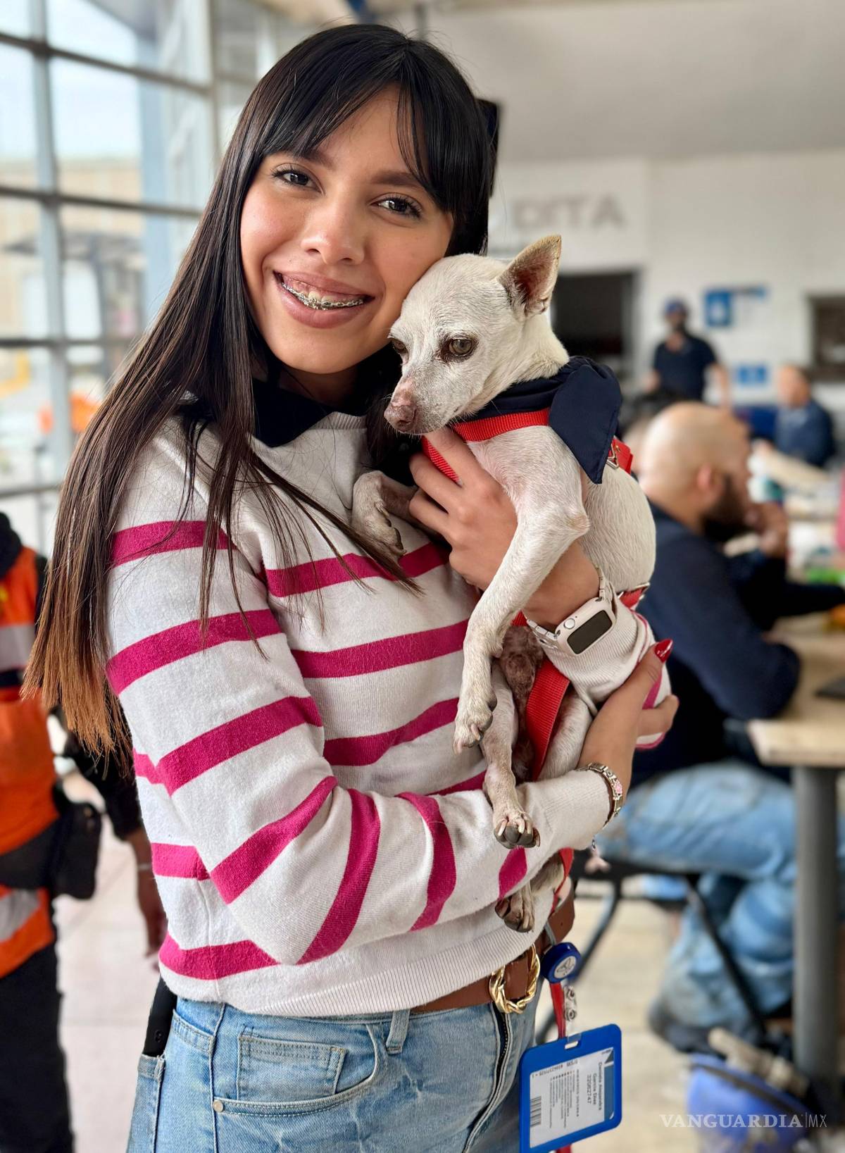 $!Mascotas rescatadas del refugio Patitas al Rescate visitaron las instalaciones de Tupy, generando momentos de empatía.