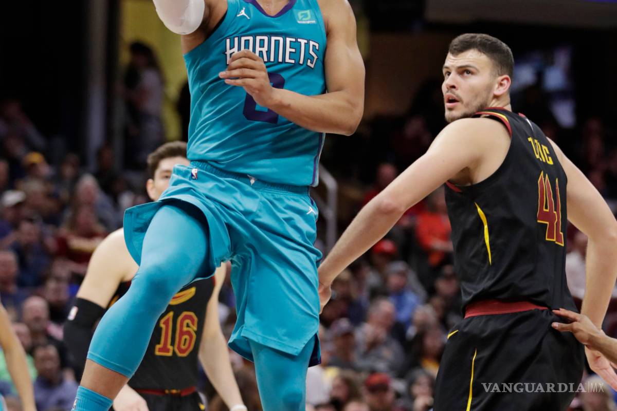 $!Los Hornets se aferran a la clasificación tras vencer a los Cavs