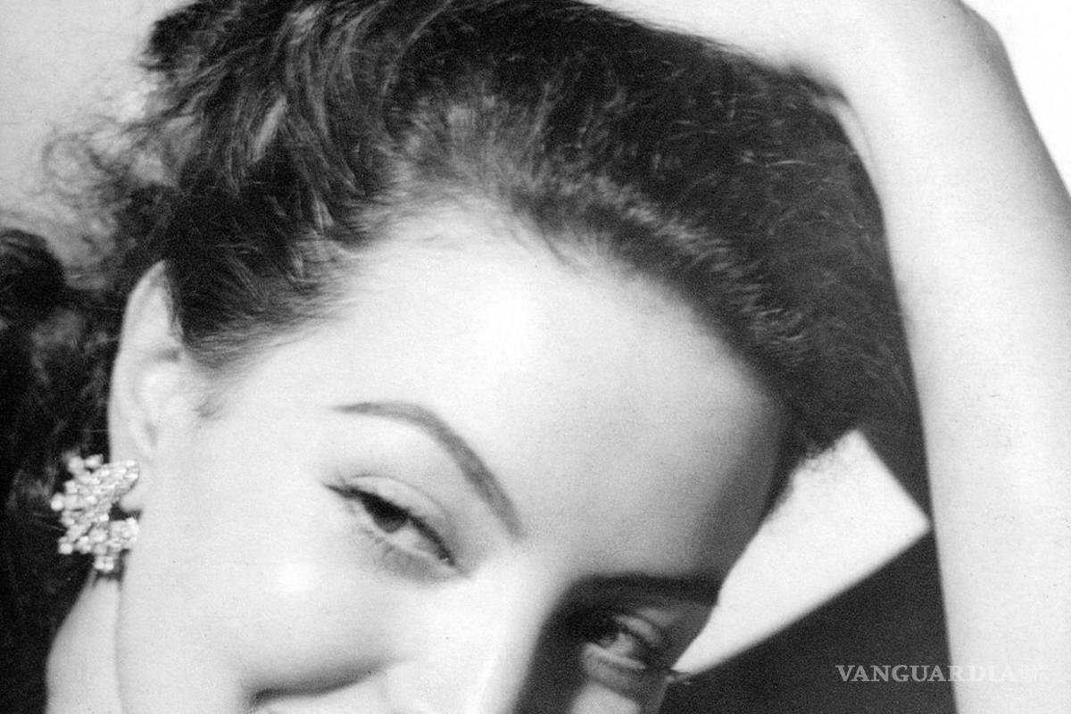 $!Eiza González interpretará a María Félix en filme biográfico