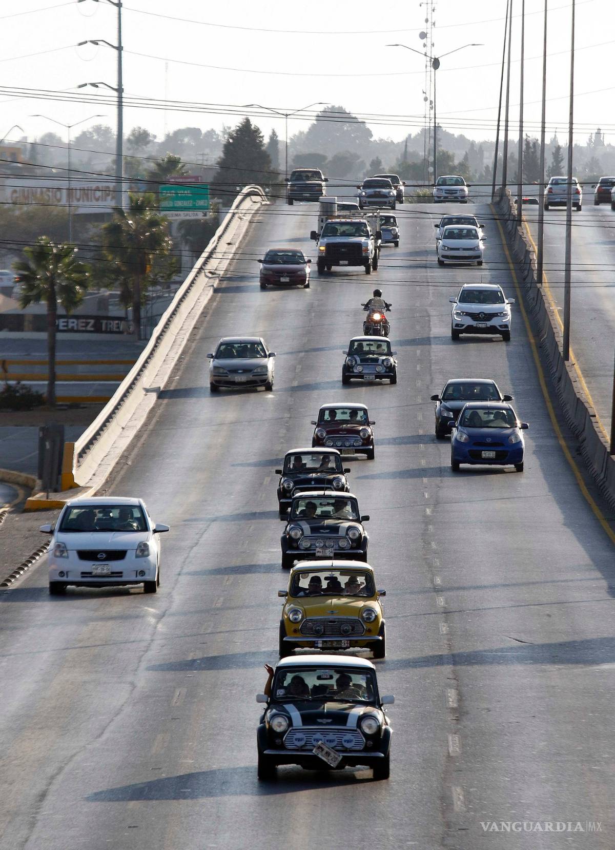 $!Llega caravana de Mini Coopers a Saltillo