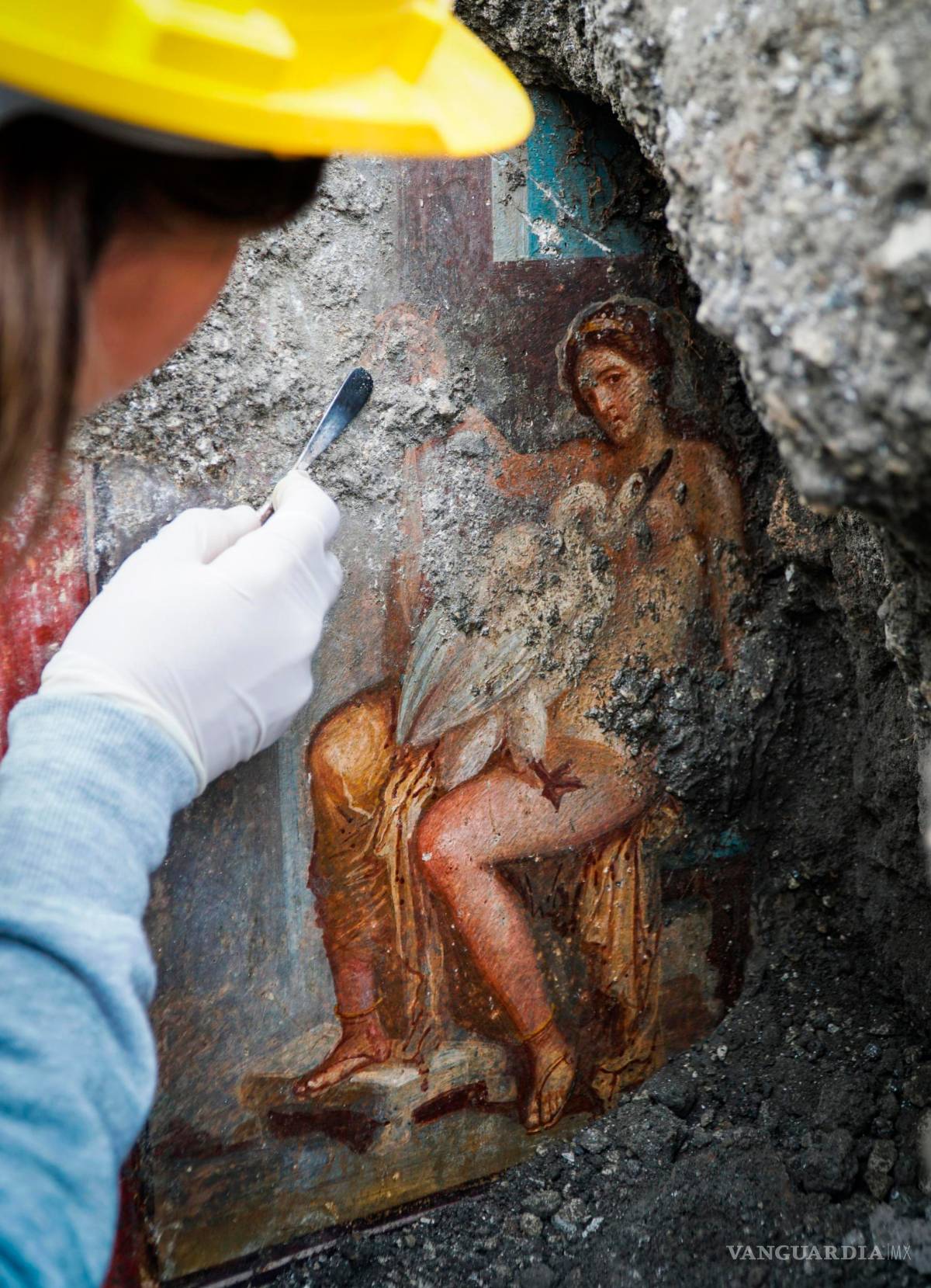 $!Descubren en Pompeya un fresco del mito griego de Leda y el cisne