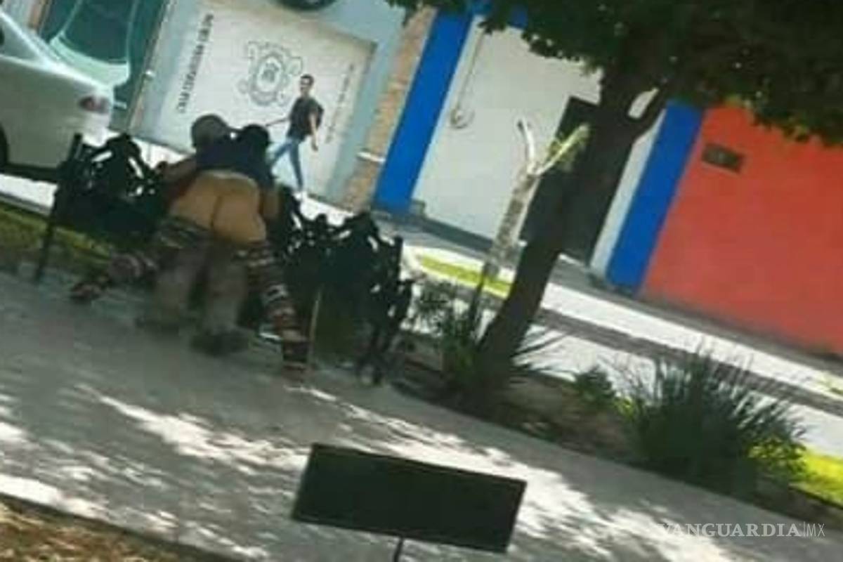 $!Graban en Torreón a pareja teniendo sexo en la vía pública