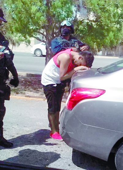 Detienen a banda de asaltantes en auto con placas de Nuevo León