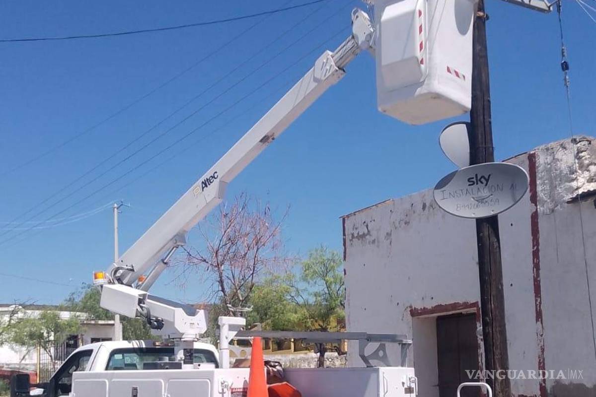 $!El programa “Iluminando Tu Ejido” contempla la instalación de más de mil 600 lámparas durante la administración actual.