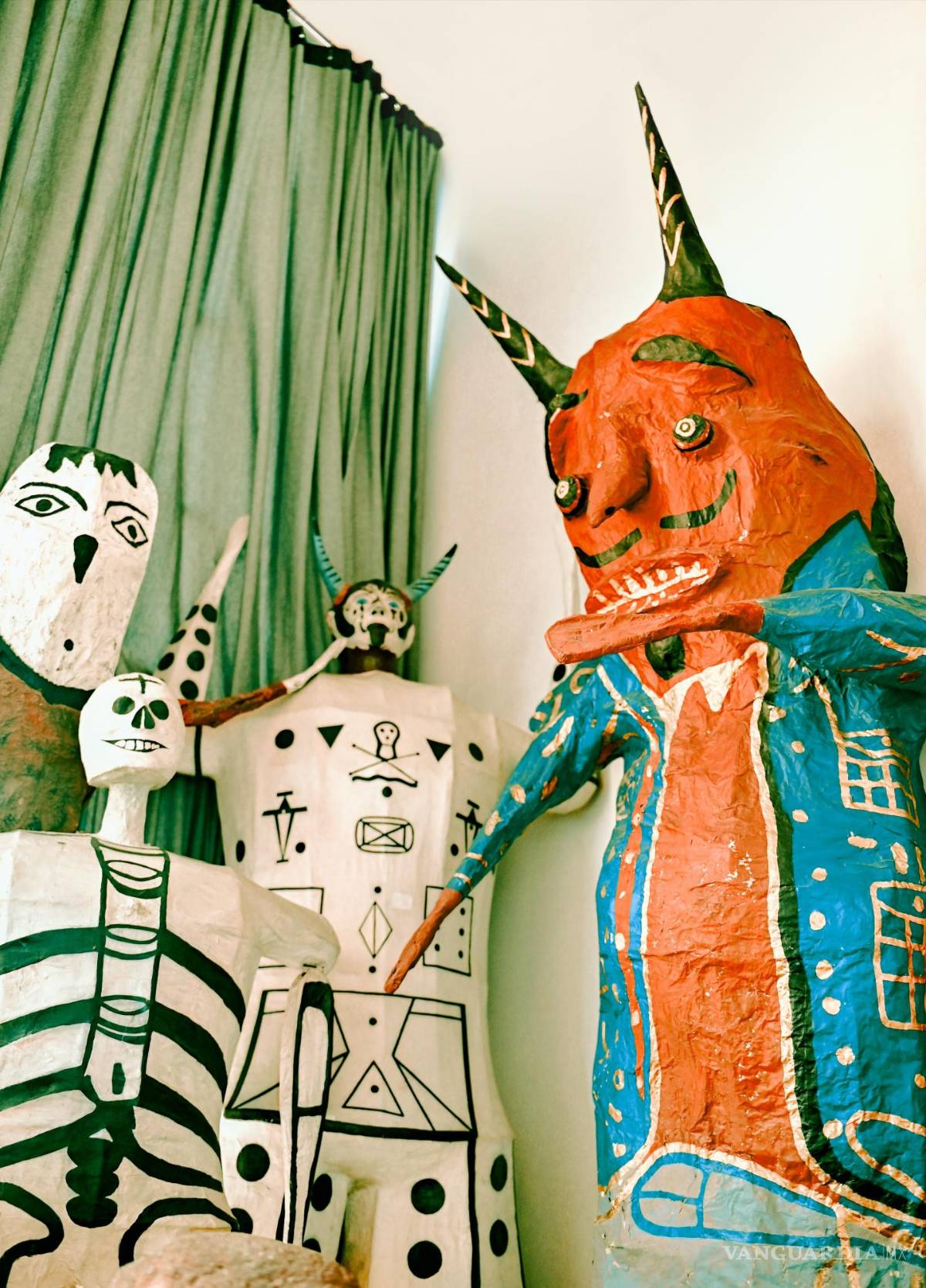 $!Aquí te decimos cómo decorar una casa o ambiente estilo mexicano sin recurrir a banderas gigantes o tequileros sin chiste, lleva el estilo mexicano a cada habitación sin gastar mucho.